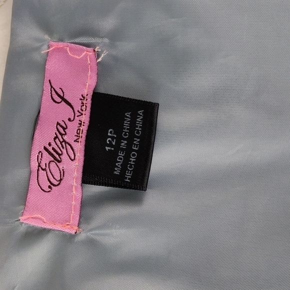 Eliza J. Silver Peter Pan Ruffle Collar Short Sleeve Clasp Front Bolero Jacket - Picture 4 of 9